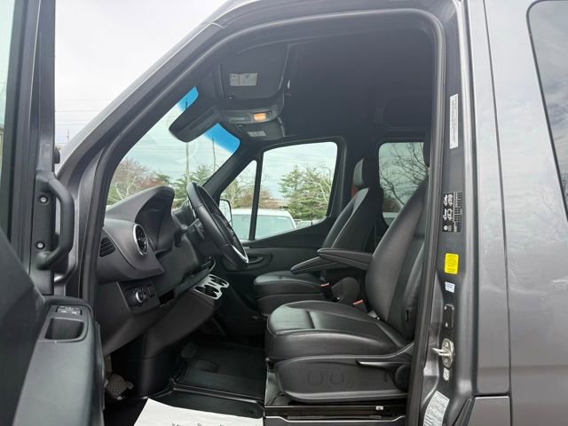 Used 2022 Mercedes-Benz Sprinter 4500 w/ Parking Package image 20