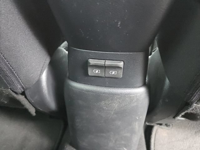 Used 2020 Nissan Kicks SR FWD image 11