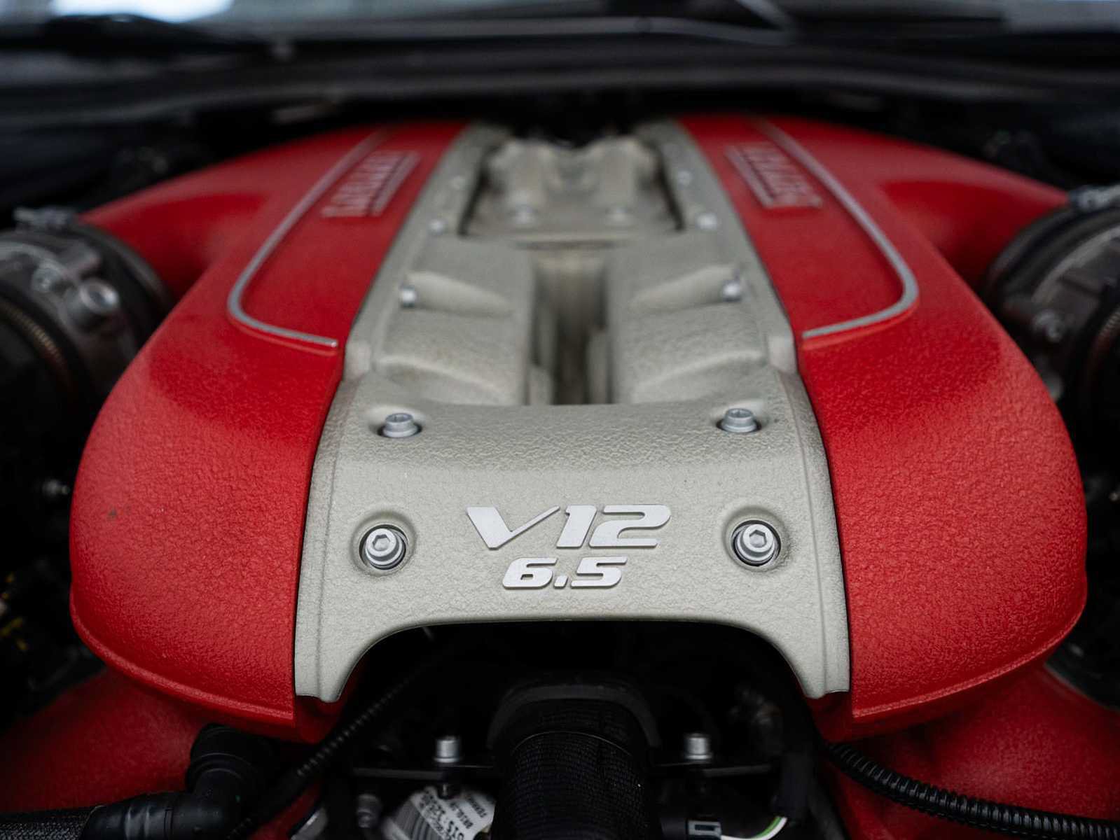 Used 2021 Ferrari 812 GTS RWD image 34