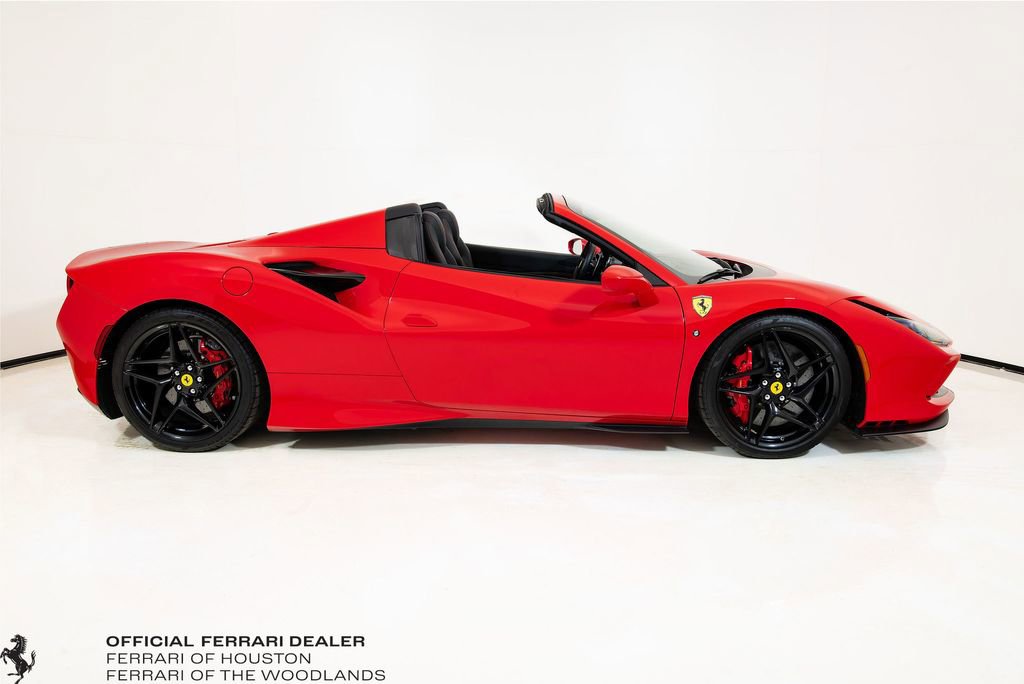 Used 2021 Ferrari F8 Tributo image 3
