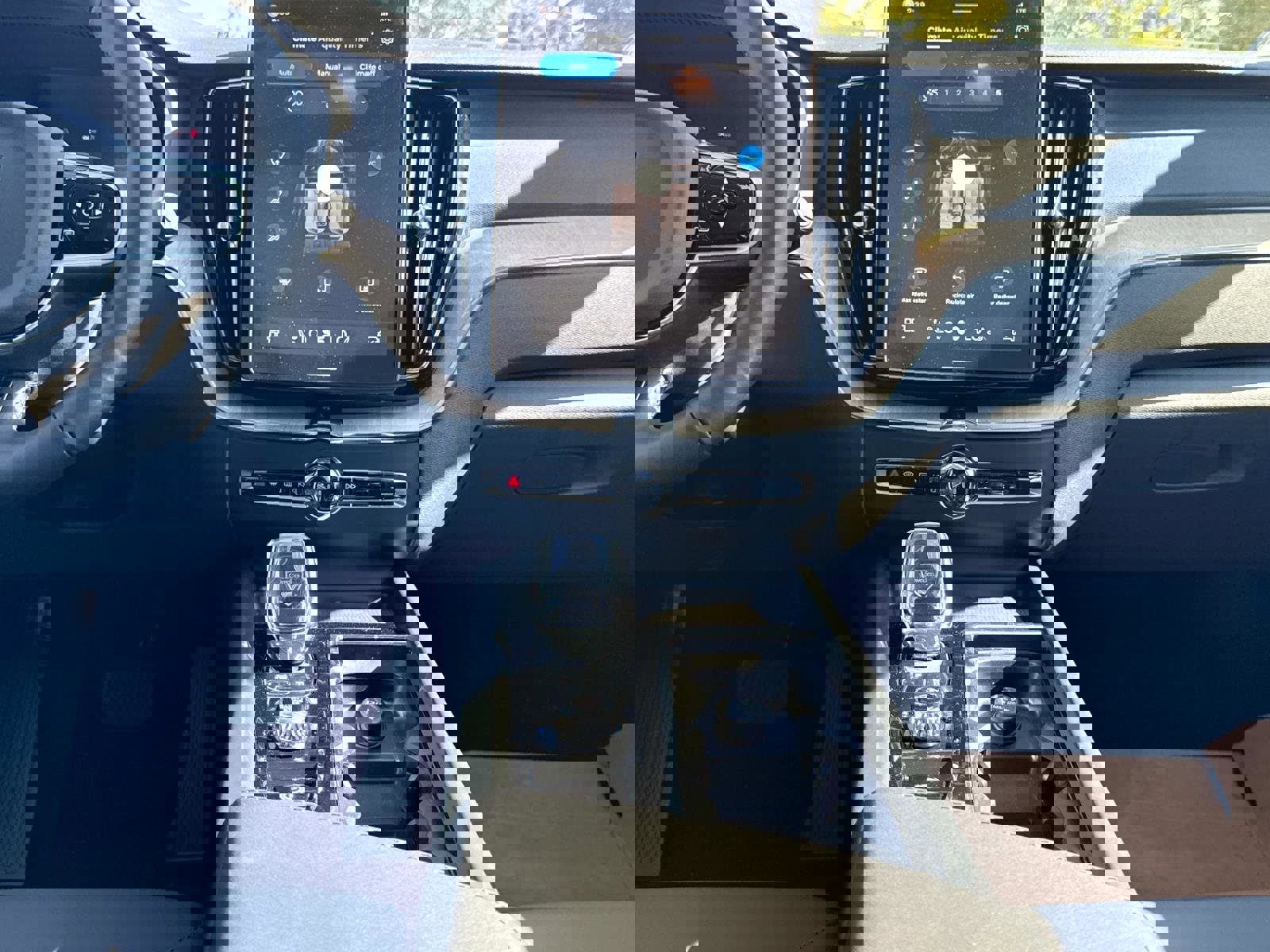 New 2026 Volvo XC60 B5 Plus w/ Climate Package image 14