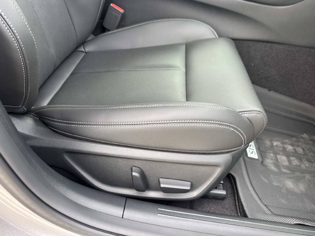New 2026 Genesis G70 2.5T RWD image 14