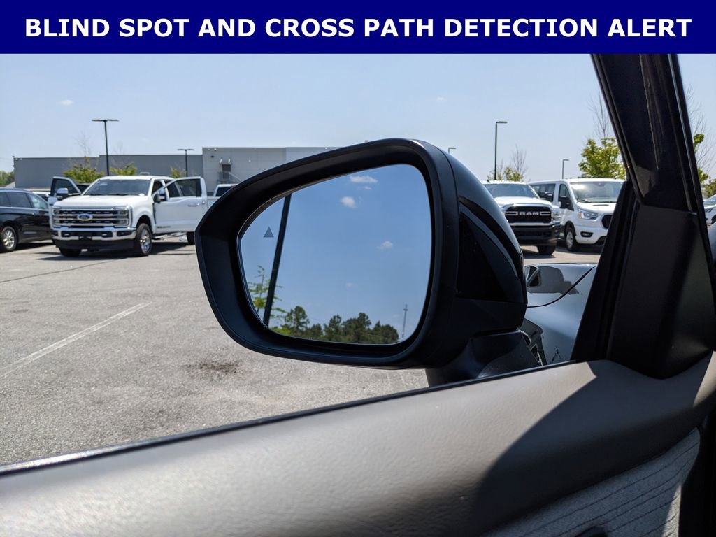 Used 2023 Nissan Rogue SV FWD image 4