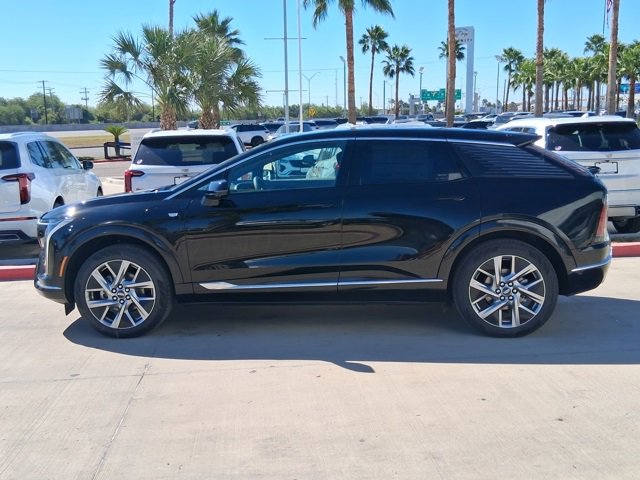 New 2026 Cadillac Optiq Luxury 1 image 3