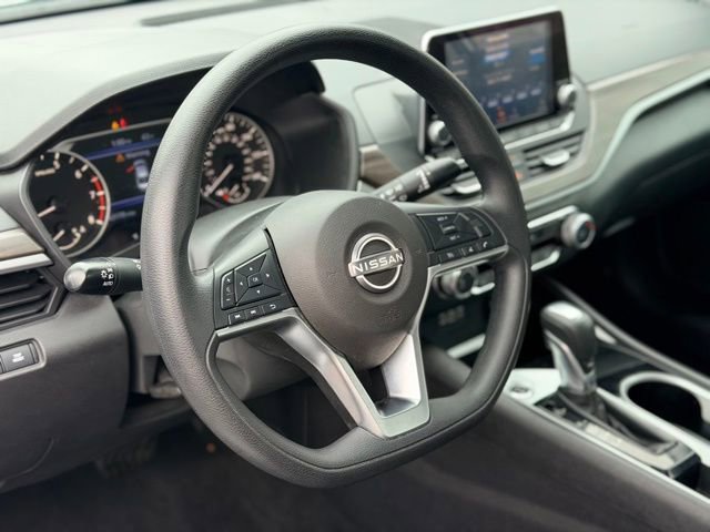 Used 2024 Nissan Altima 2.5 SV image 8