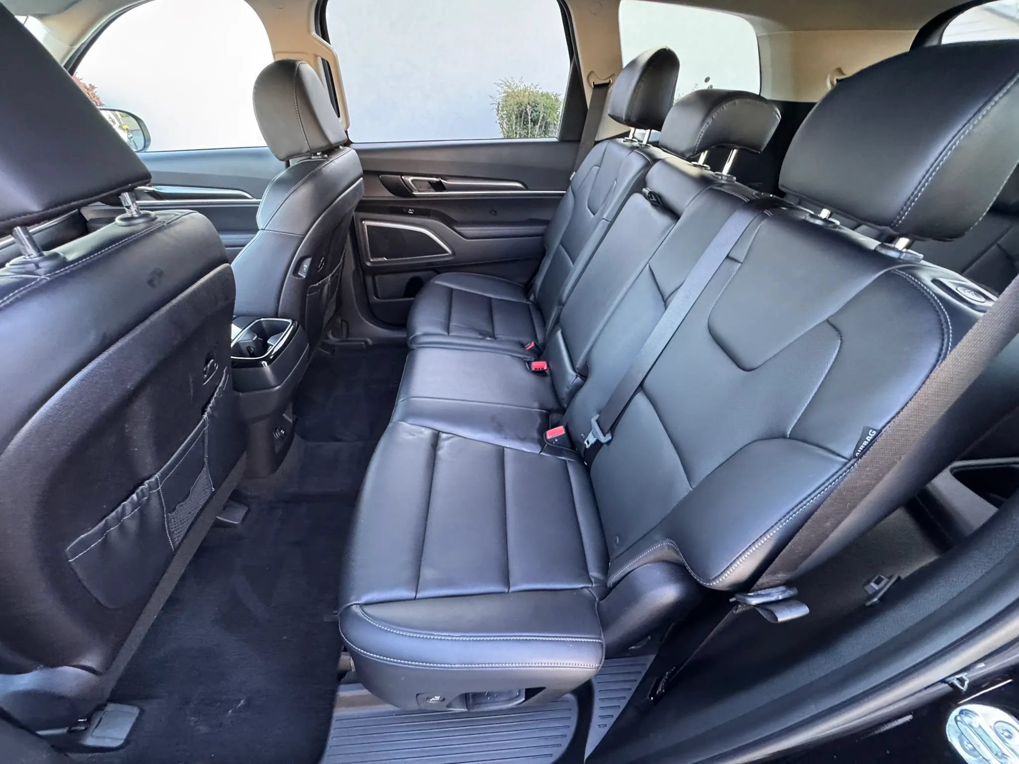 Used 2025 Kia Telluride LX FWD image 18