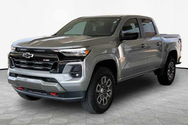 Used 2023 Chevrolet Colorado Z71 w/ Advanced Trailering Package AWD/4WD image 3