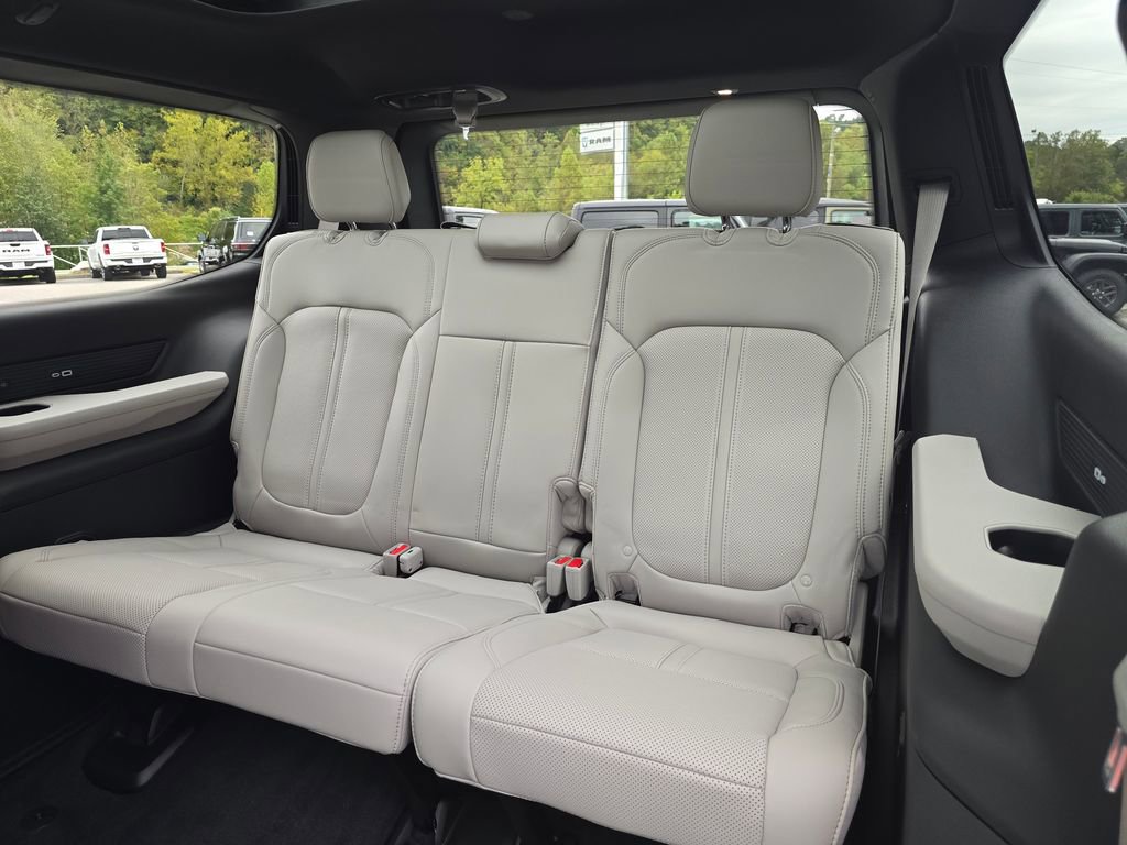 New 2025 Jeep Wagoneer Series II image 11