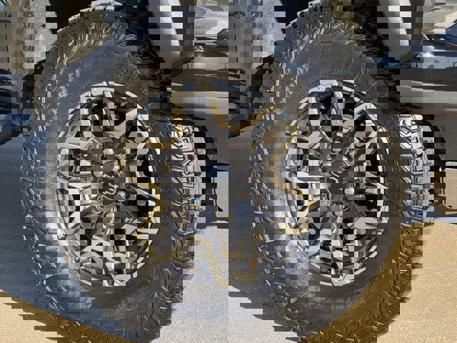 Certified 2024 Chevrolet Colorado ZR2 w/ Safety Package image 33