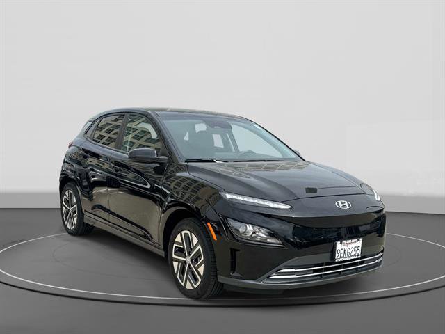 Used 2023 Hyundai Kona SE w/ Cargo Package FWD image 3