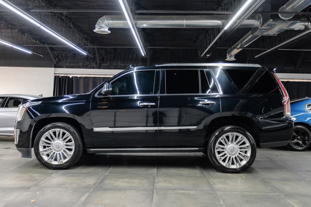 Used 2016 Cadillac Escalade Platinum RWD image 16