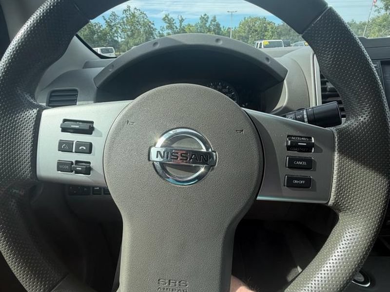 Used 2020 Nissan Frontier SV w/ Midnight Edition Floor Mats AWD/4WD image 9