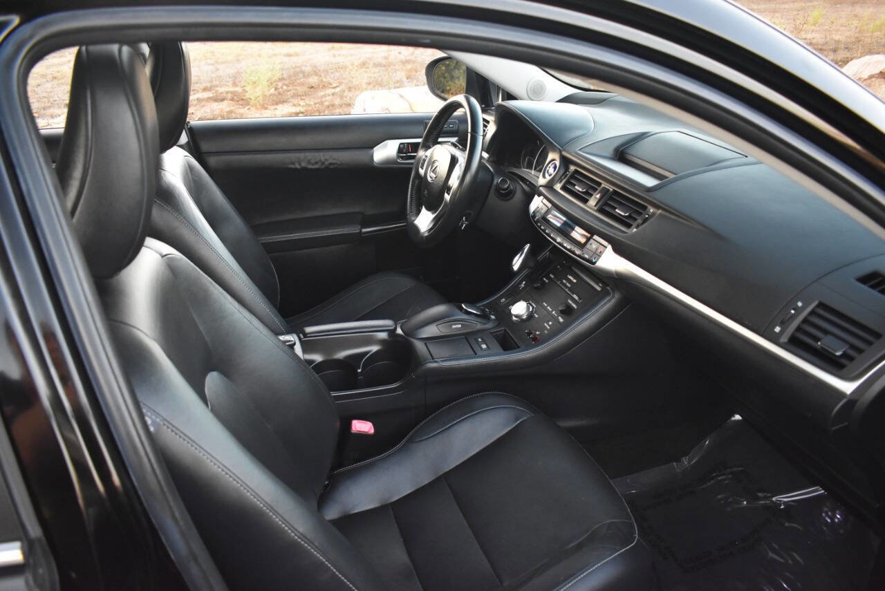 Used 2013 Lexus CT 200h image 16