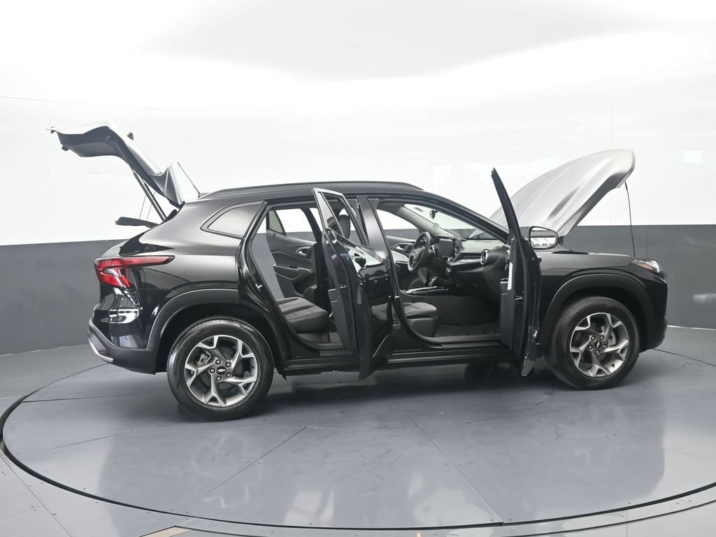 Used 2026 Chevrolet Trax LT FWD image 68
