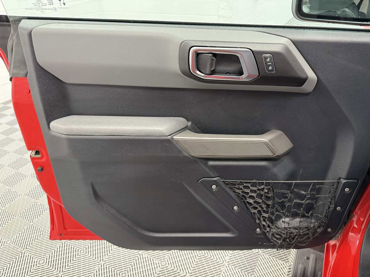 Used 2022 Ford Bronco Black Diamond image 12