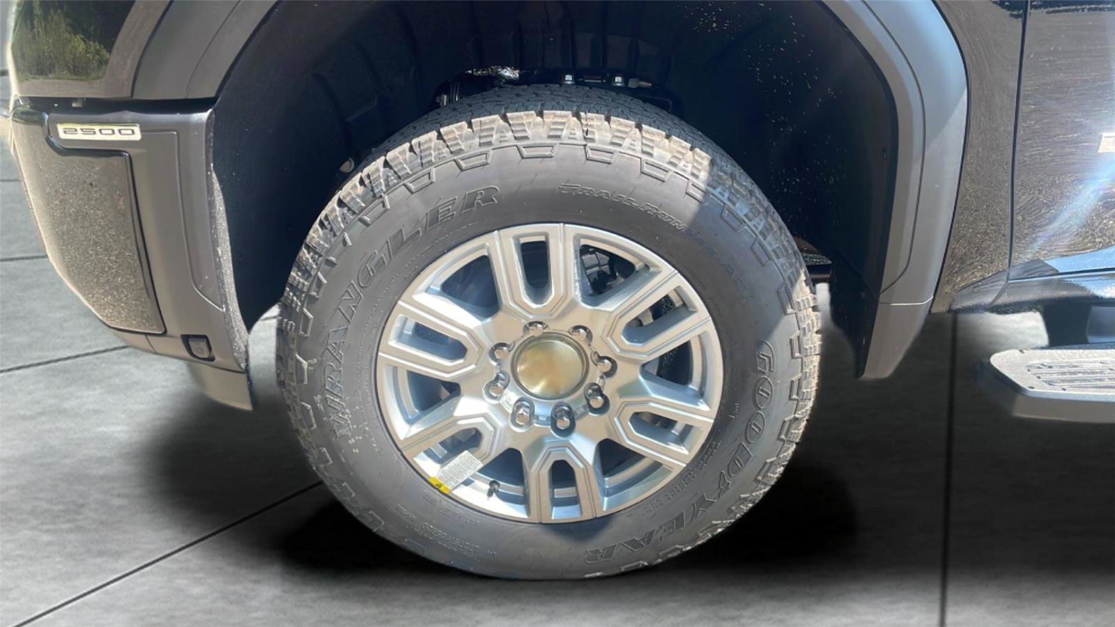 New 2026 GMC Sierra 2500 Denali w/ Denali Reserve Package image 25