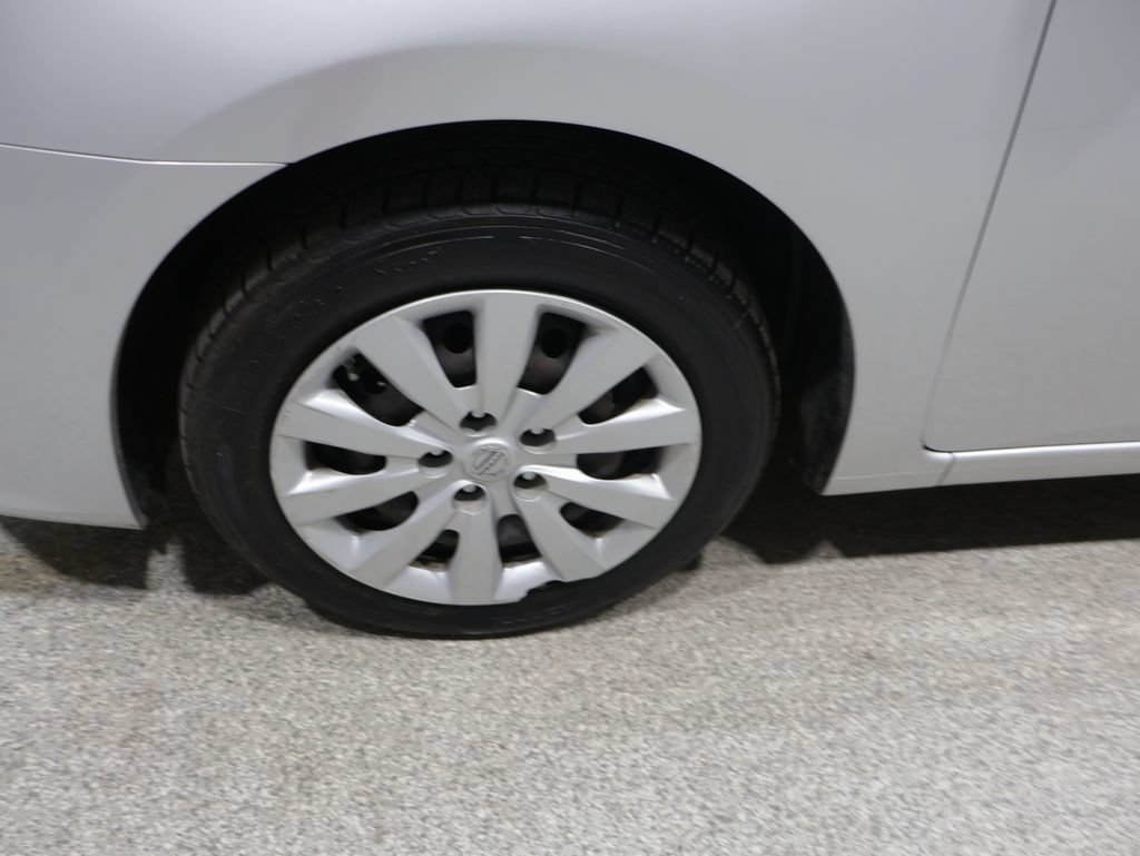 Used 2016 Nissan Sentra S FWD image 9
