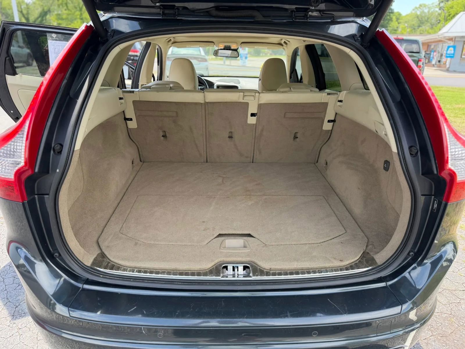 Used 2015 Volvo XC60 T6 Platinum AWD/4WD image 11