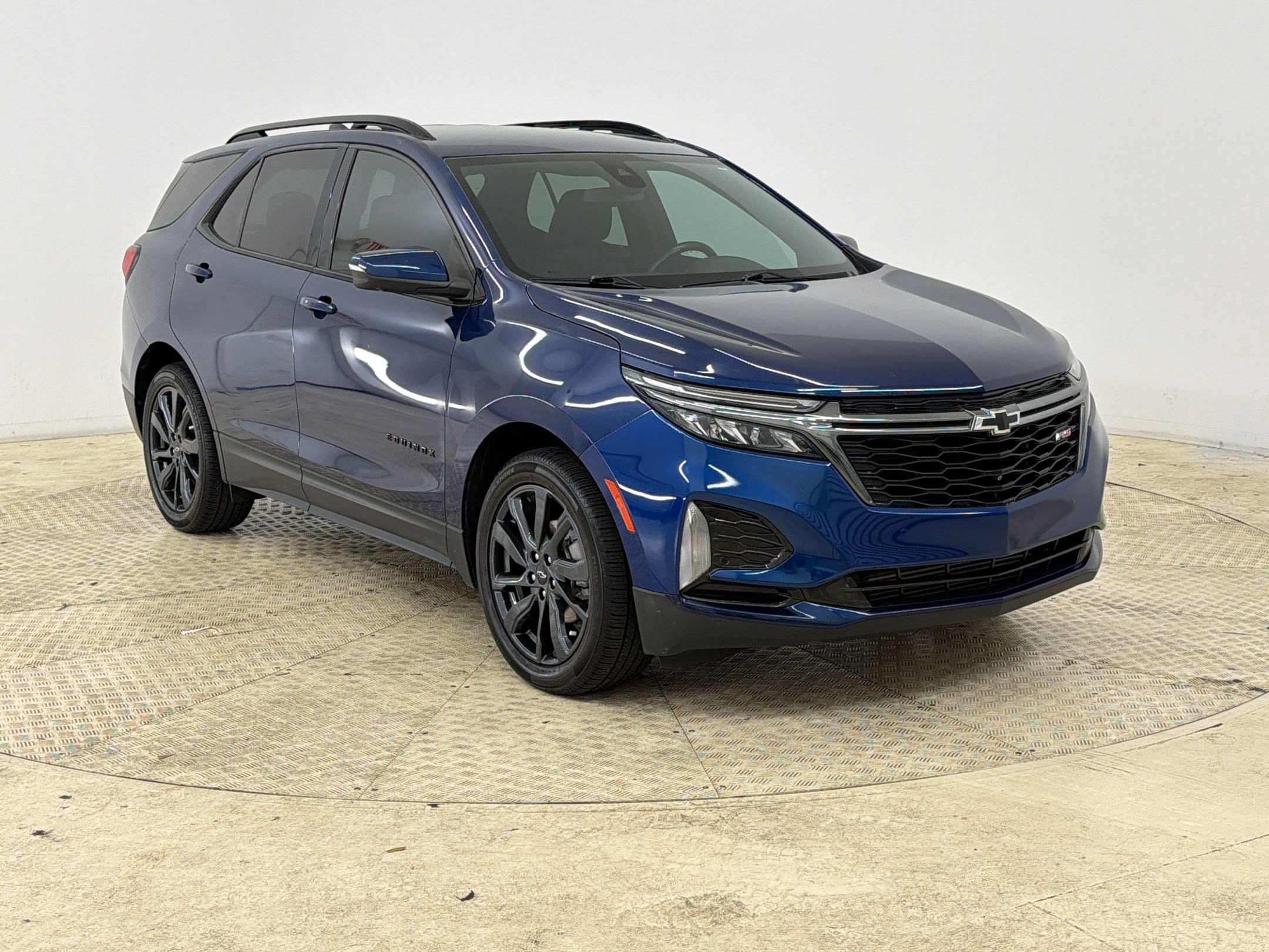 Used 2022 Chevrolet Equinox RS w/ RS Leather Package image 7