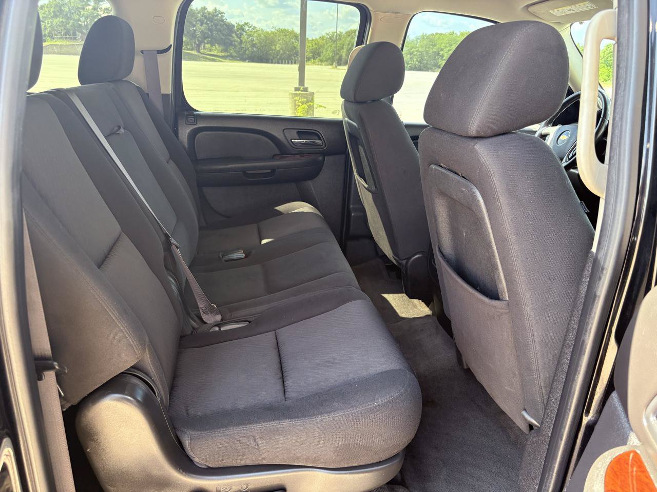 Used 2011 Chevrolet Suburban LS RWD image 17