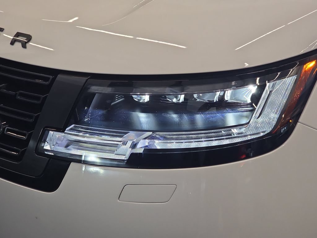 Certified 2026 Land Rover Range Rover SE AWD/4WD image 33