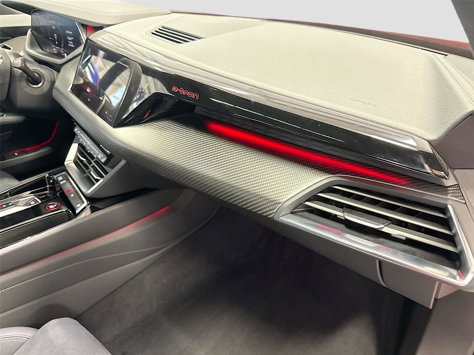 Used 2024 Audi e-tron GT Premium Plus w/ Performance Package AWD/4WD image 30
