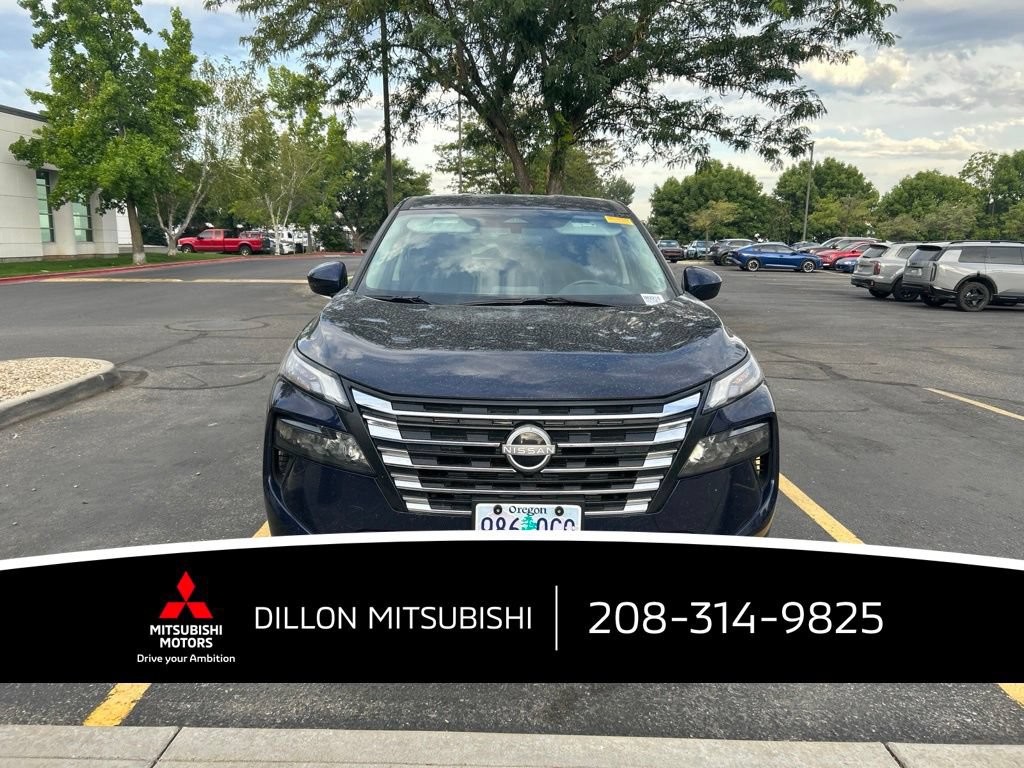 Used 2025 Nissan Rogue SV AWD/4WD image 15