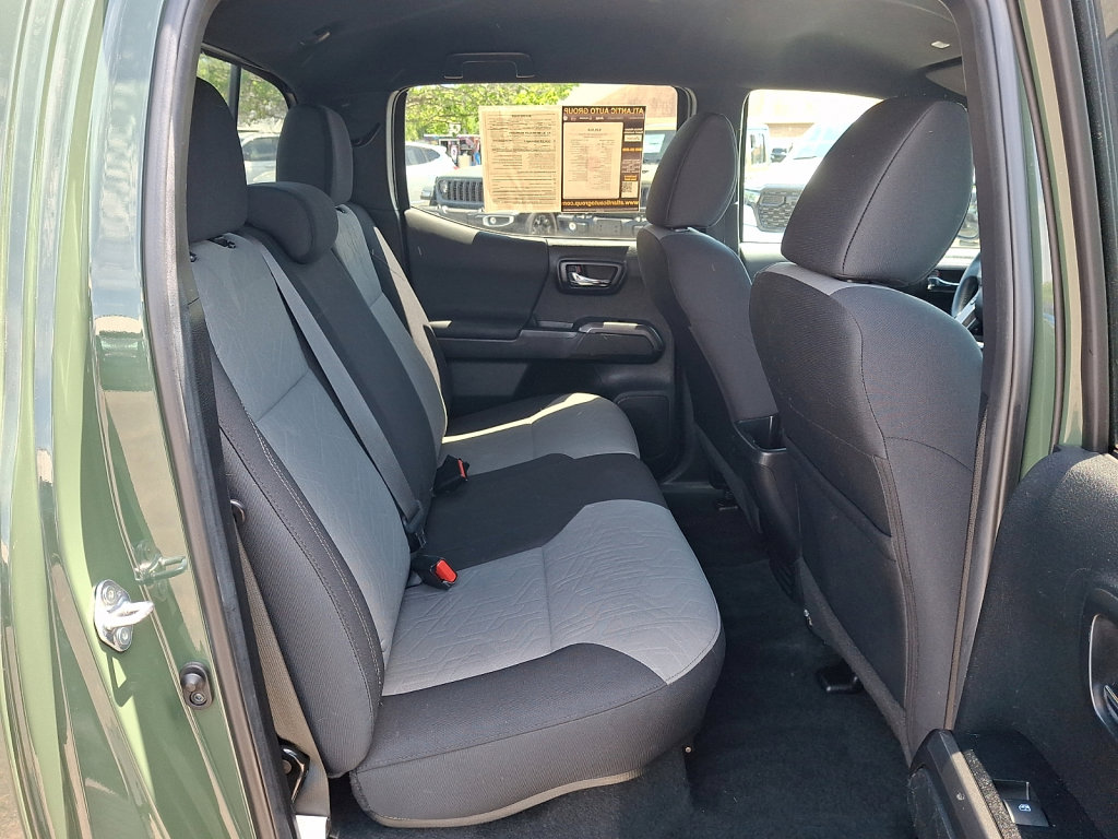 Used 2022 Toyota Tacoma TRD Off-Road AWD/4WD image 15