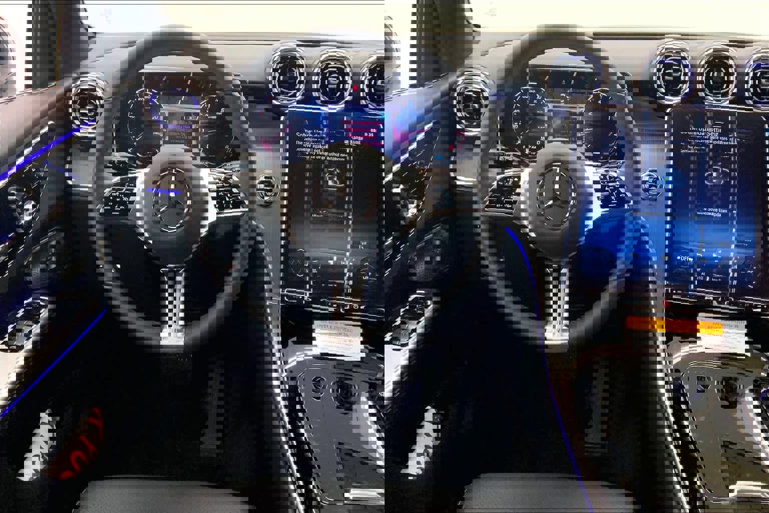 Used 2025 Mercedes-Benz GLC 300 image 12