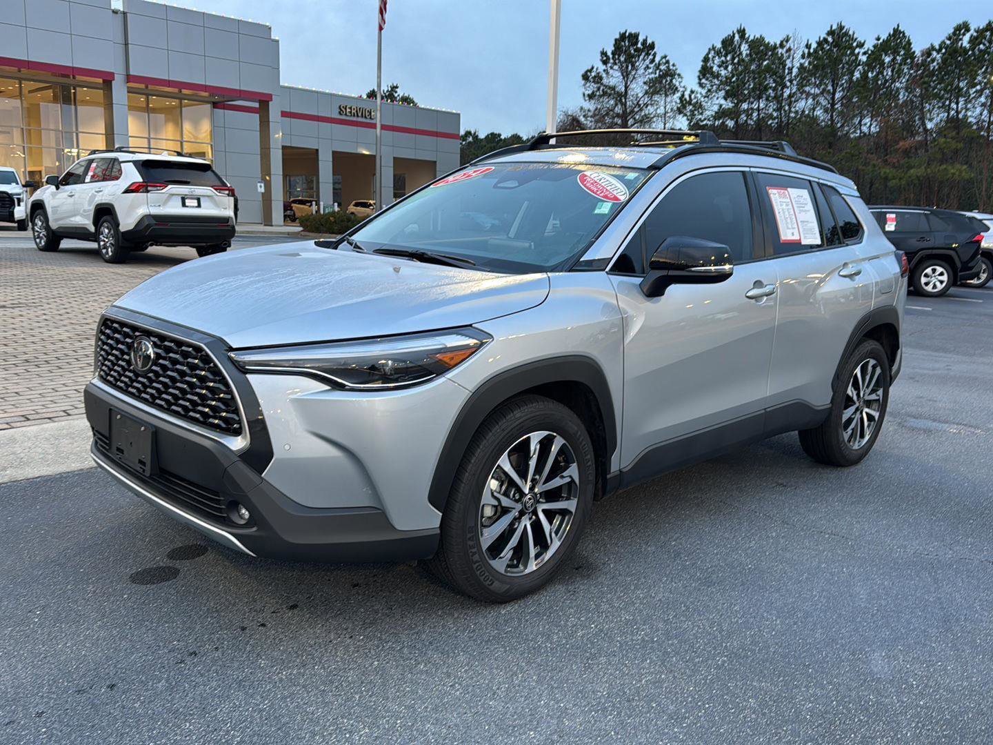 Certified 2025 Toyota Corolla Cross XLE image 2