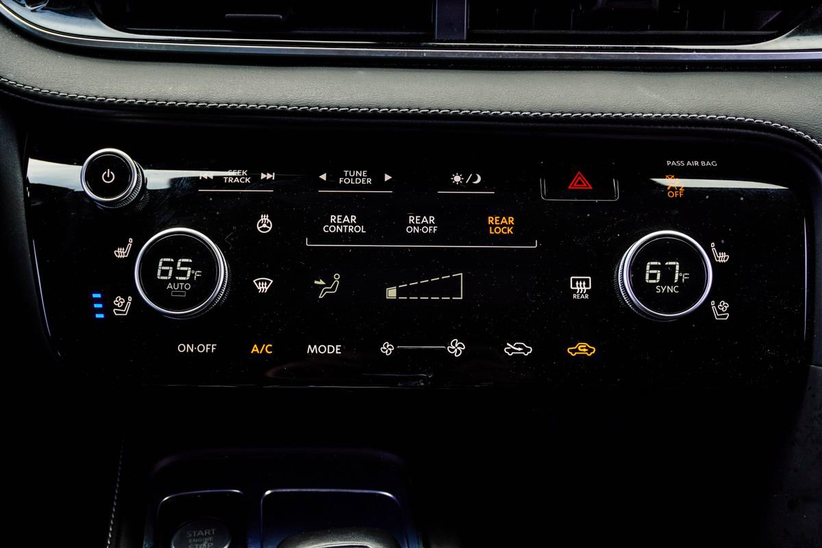 Used 2023 INFINITI QX60 Luxe w/ Cargo Package image 24