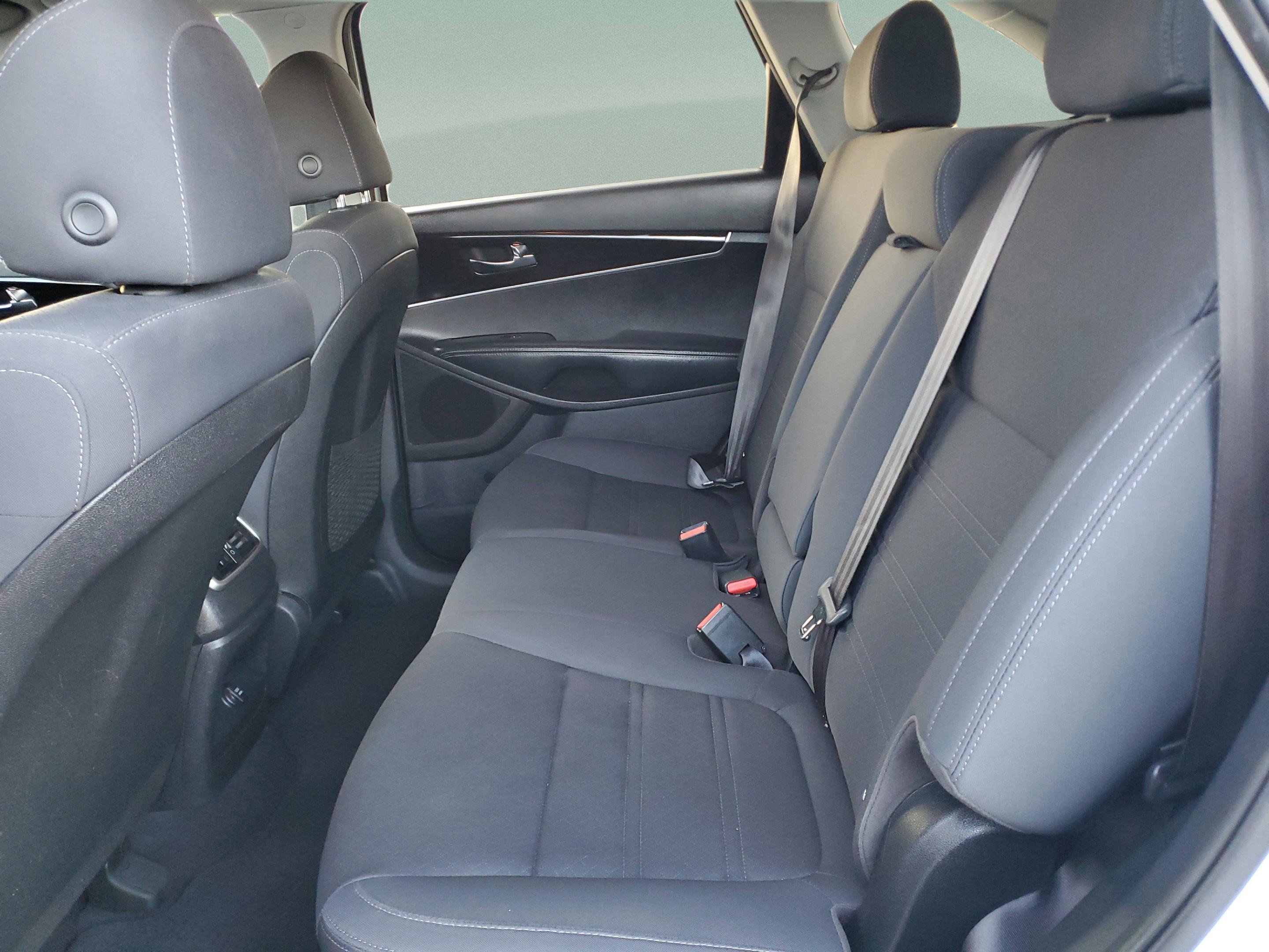 Certified 2019 Kia Sorento L image 11