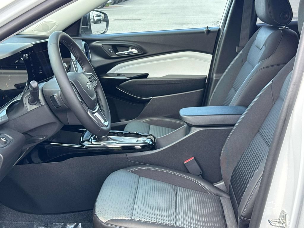 New 2026 Chevrolet Trax LT w/ Driver Confidence Package FWD image 13