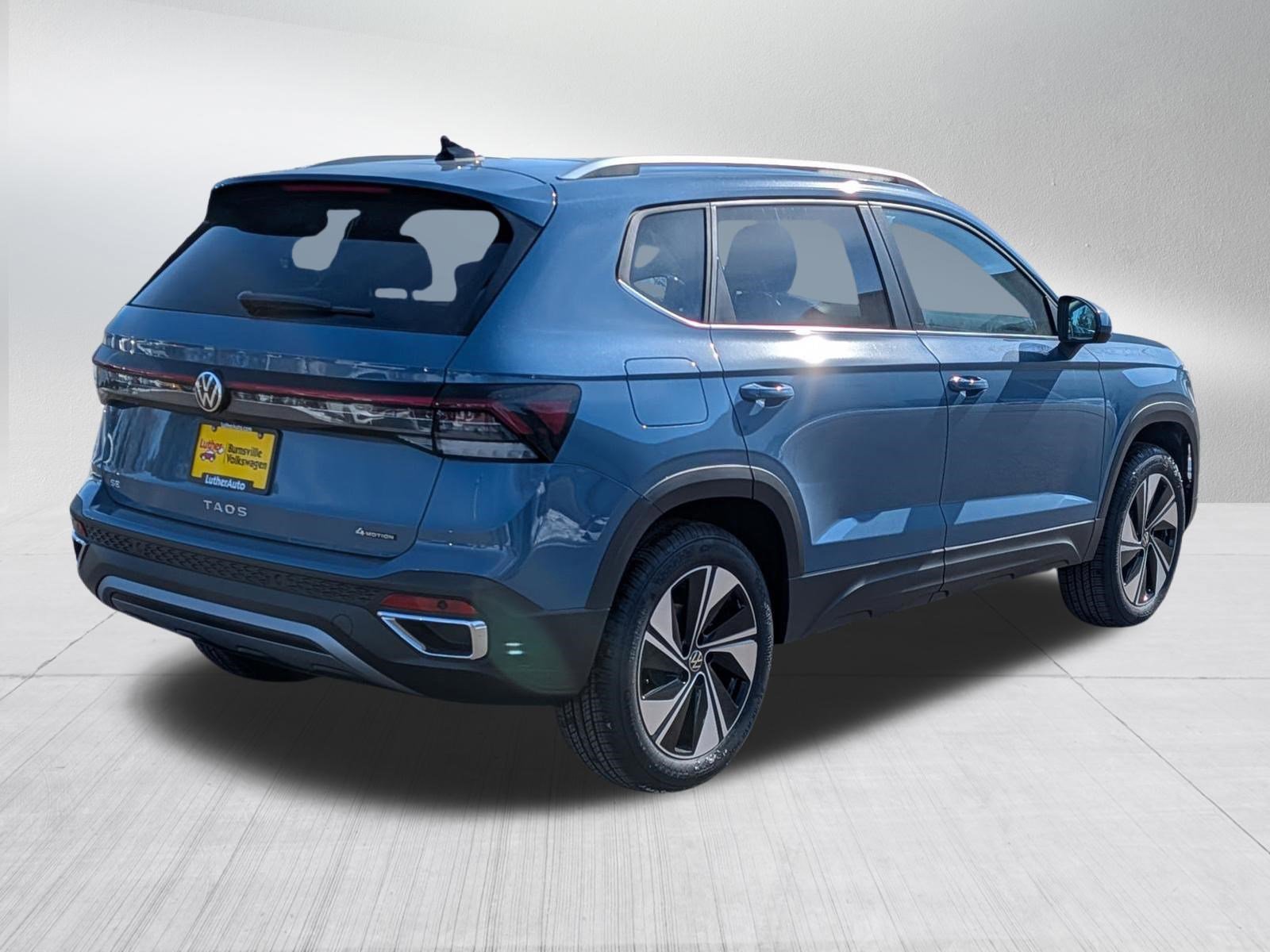 New 2026 Volkswagen Taos SE AWD/4WD image 4