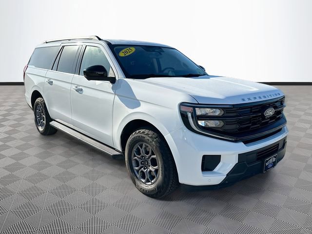 Used 2025 Ford Expedition Max Active RWD image 3