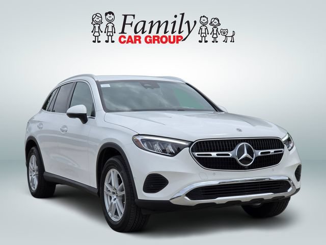 Used 2025 Mercedes-Benz GLC 300 image 2