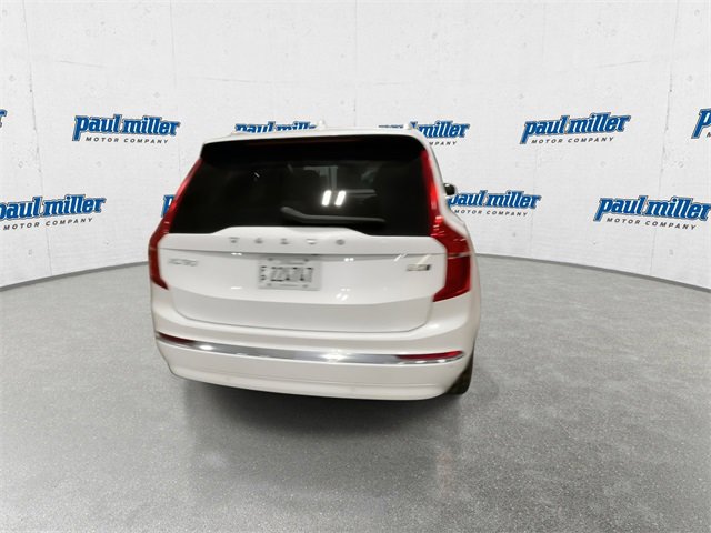 Used 2023 Volvo XC90 B5 Plus image 10