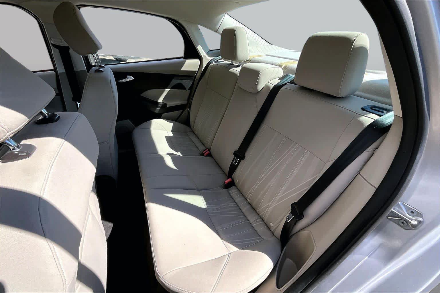 Used 2015 Ford Focus SE FWD image 20