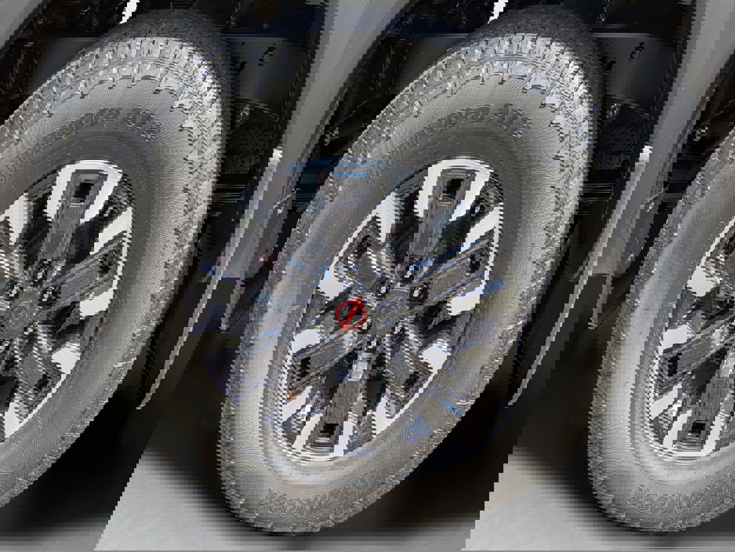 Used 2022 Nissan Frontier Pro-X w/ Technology Package image 9