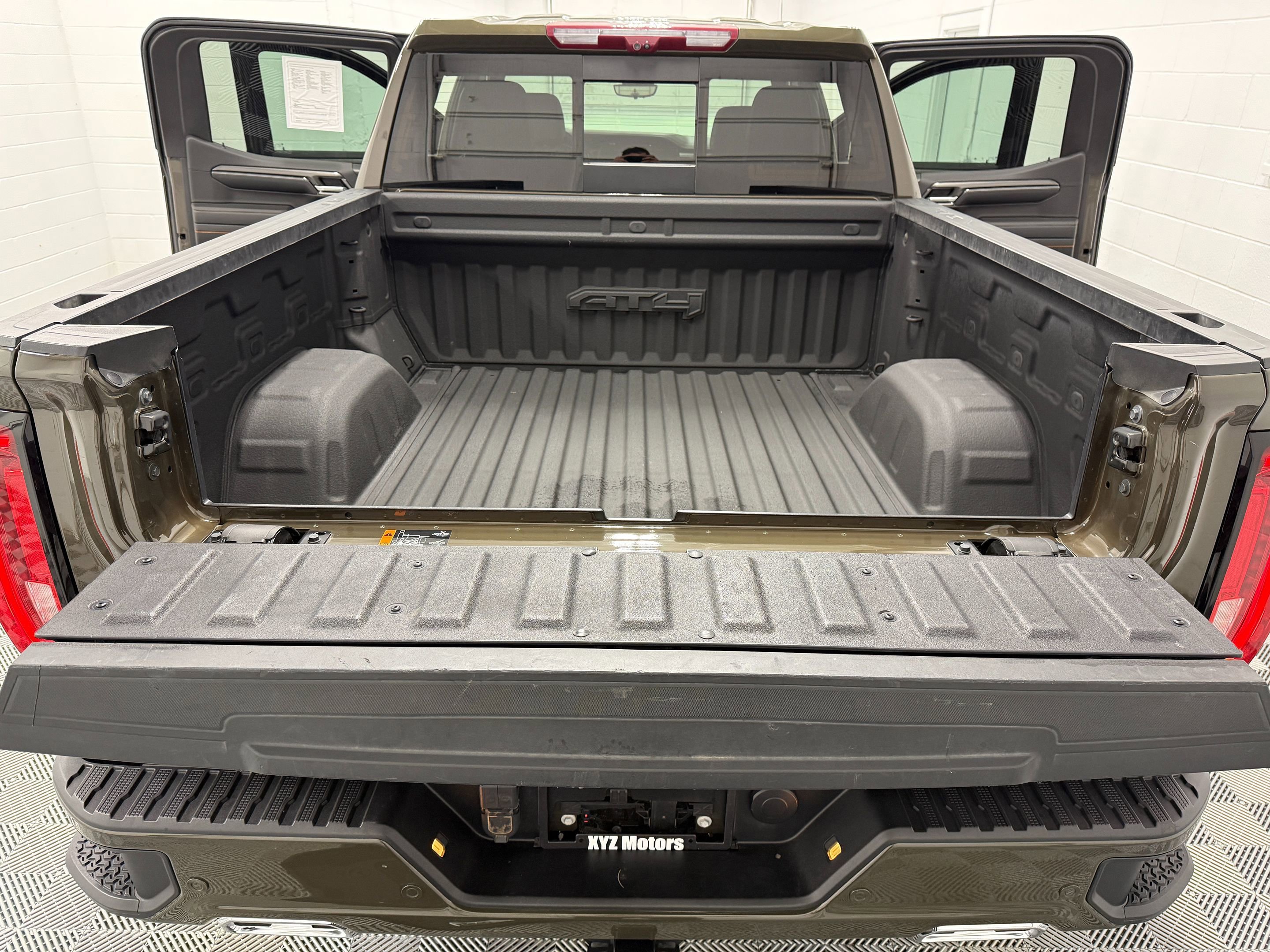 Used 2024 GMC Sierra 1500 AT4 w/ Technology Package image 37