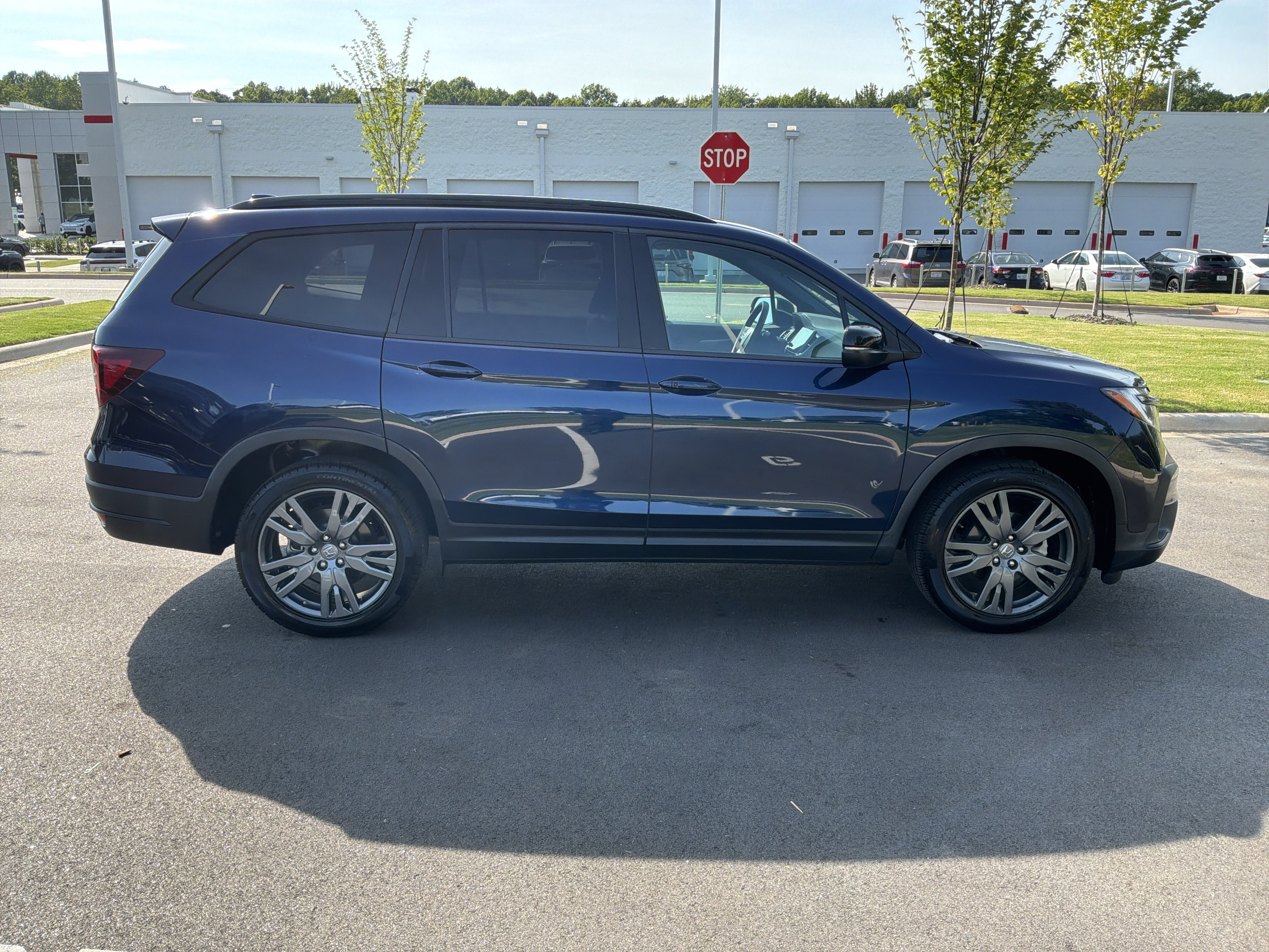 Used 2022 Honda Pilot Sport image 11