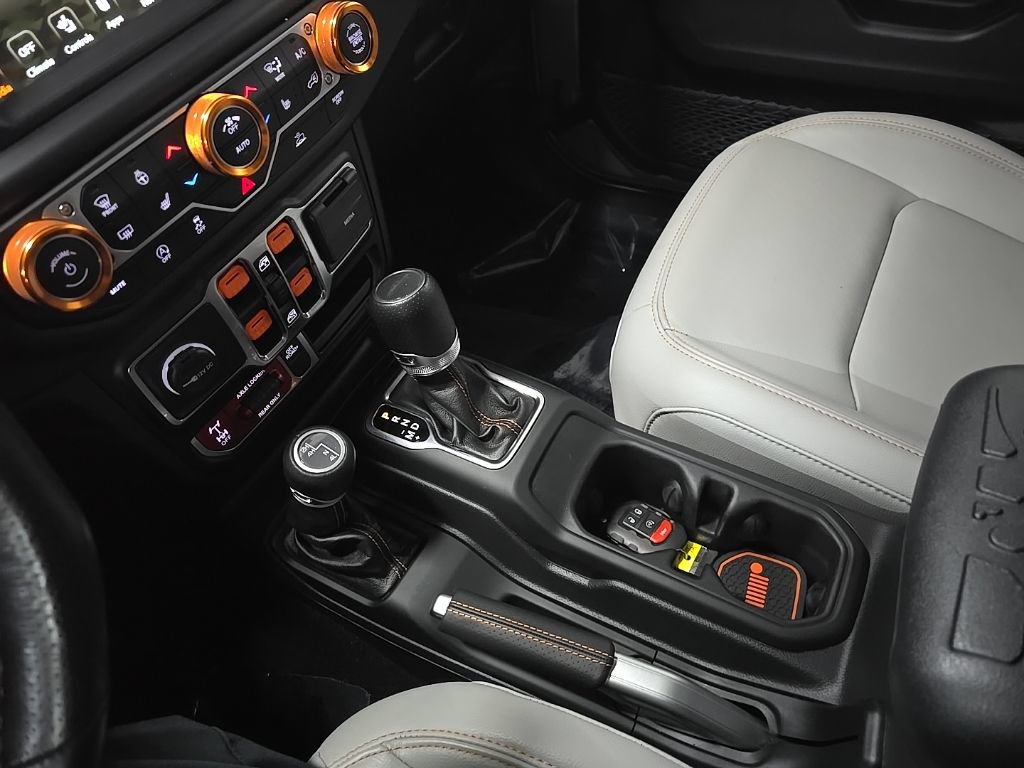 Used 2022 Jeep Gladiator Mojave w/ Cold Weather Group AWD/4WD image 29