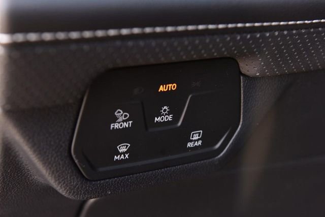 New 2026 Volkswagen Atlas Cross Sport SE image 11