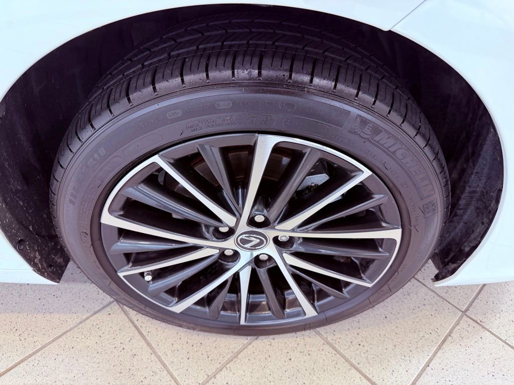 Certified 2024 Lexus ES 250 w/ Premium Package image 15