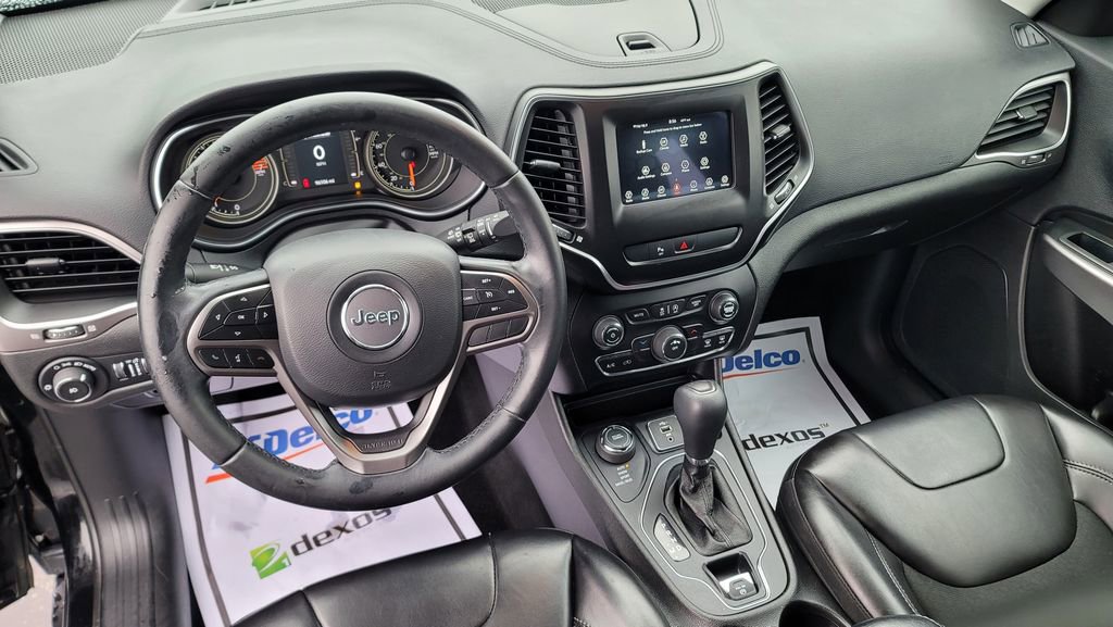 Used 2019 Jeep Cherokee Latitude Plus image 24