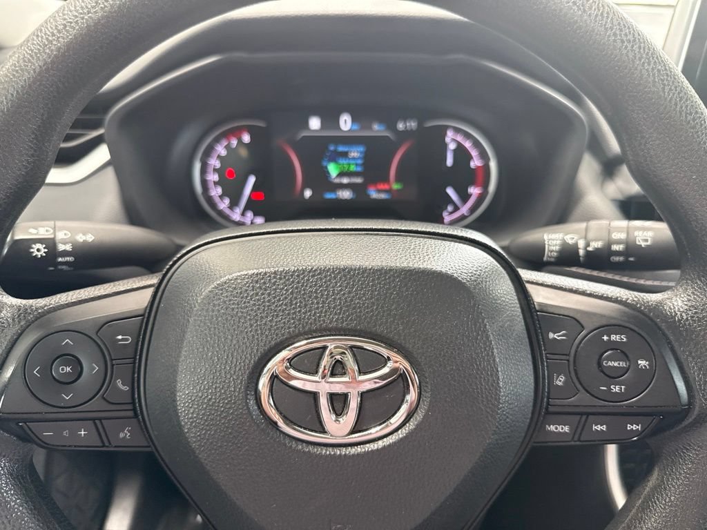 Used 2024 Toyota RAV4 XLE FWD image 20