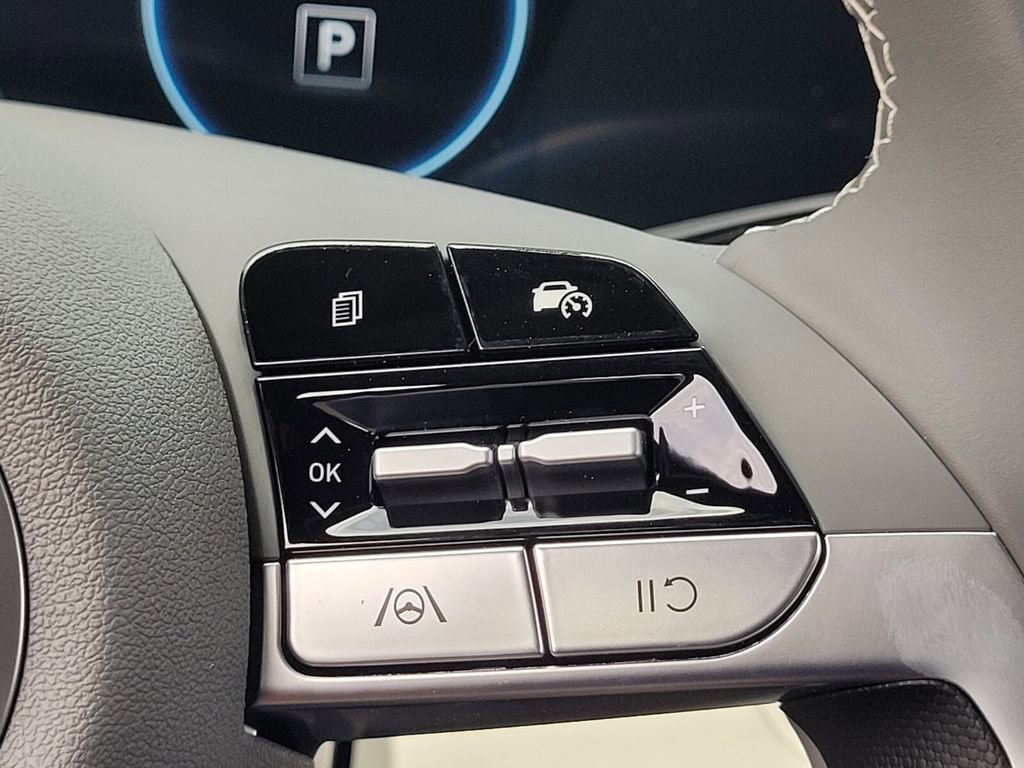 New 2025 Hyundai Elantra SEL image 24