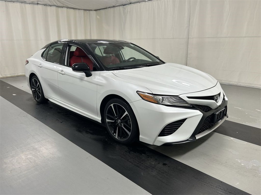 Used 2019 Toyota Camry XSE image 2