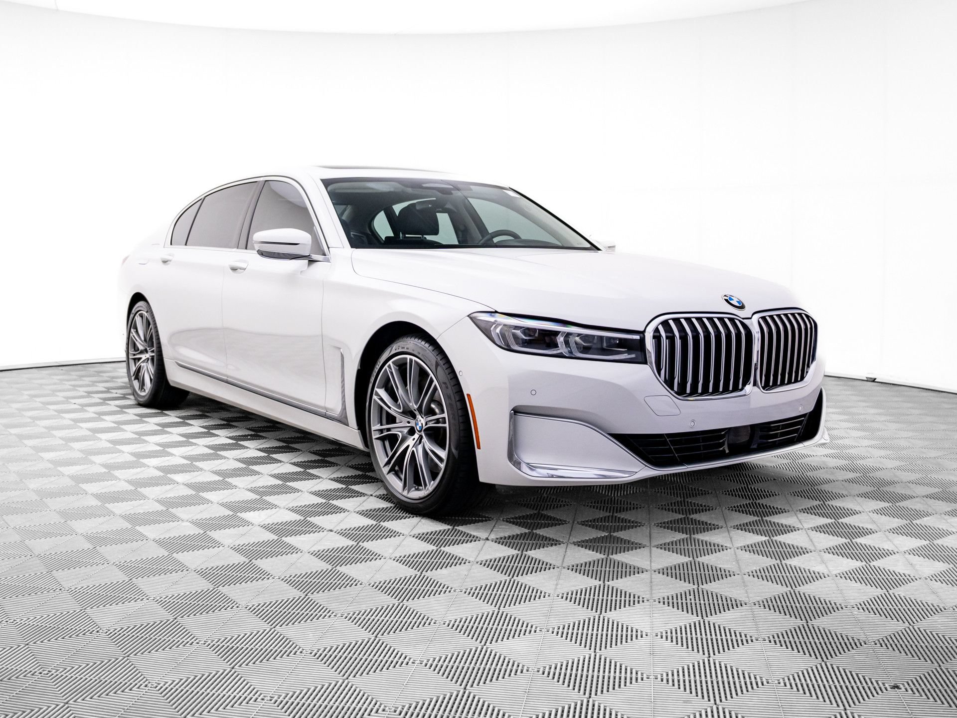 Certified 2022 BMW 750i xDrive AWD/4WD image 8