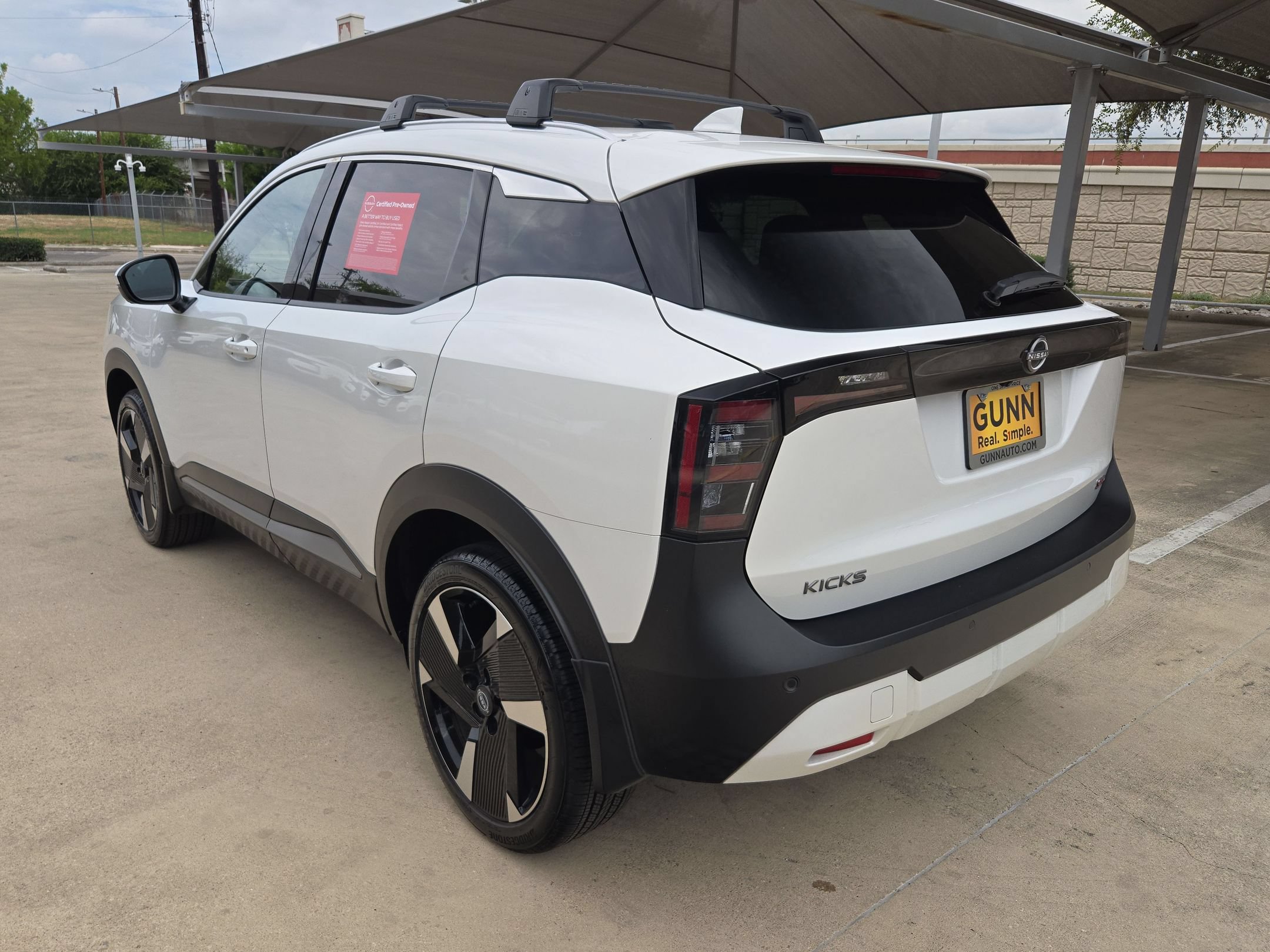 Certified 2025 Nissan Kicks SR FWD image 5